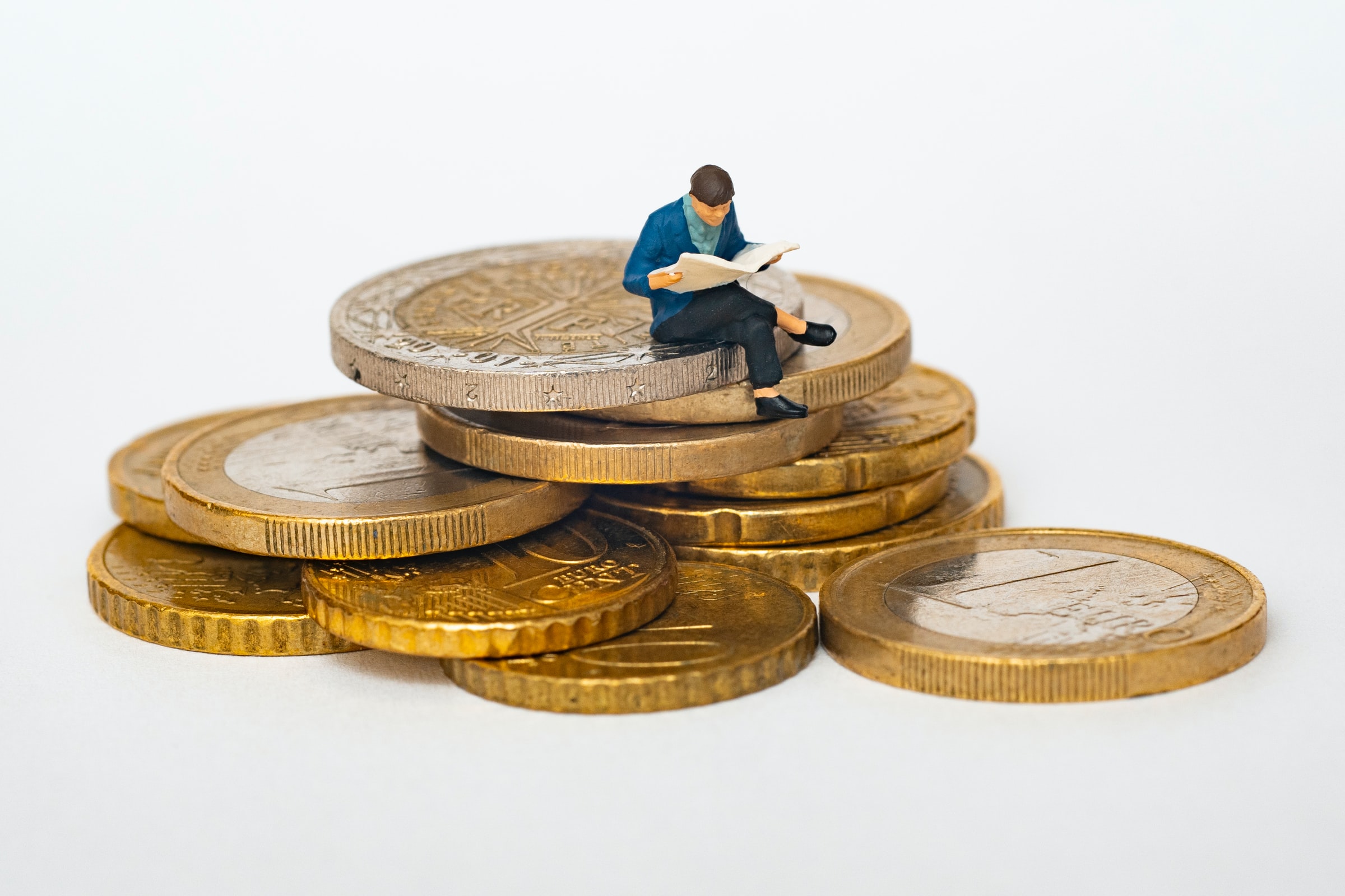 model-man-sitting-on-money
